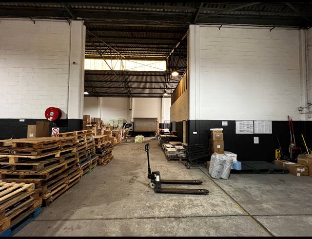 1,972M² WAREHOUSE TO LET IN BEACONVALE